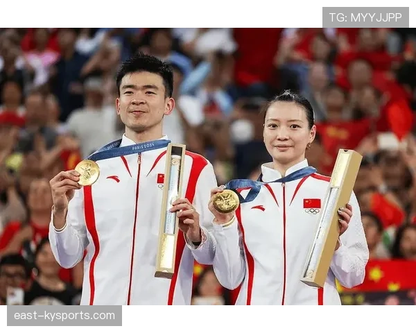 郑思维训练完直接拎爱马仕去接娃，这反差谁懂啊